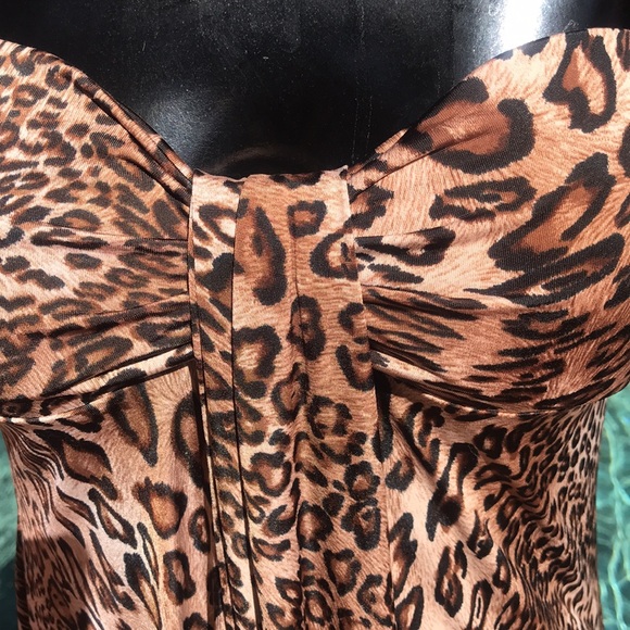 Sexy halter less chino dress with leopard print - Picture 2 of 7